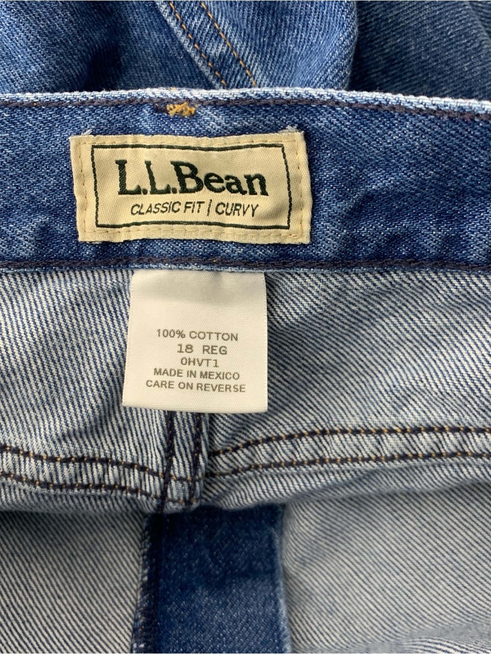 LL Bean Women Size 18 Jeans Light Wash Cotton Pants Classic Curvy Straight Leg - Picture 5 of 5